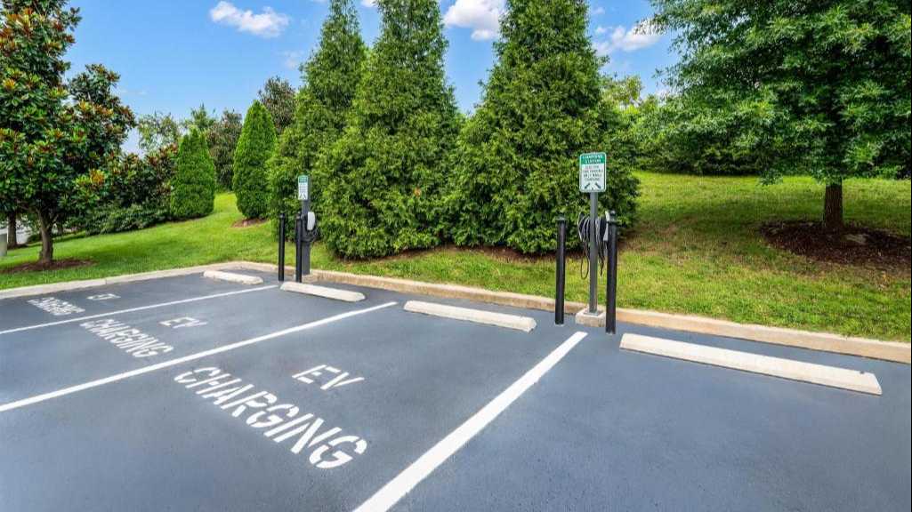 Hampton Inn BNA Century Place Airport Parking