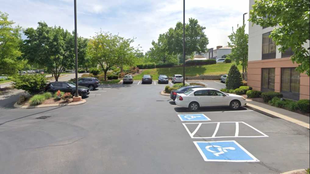 BNA Suites Nashville Airport Parking