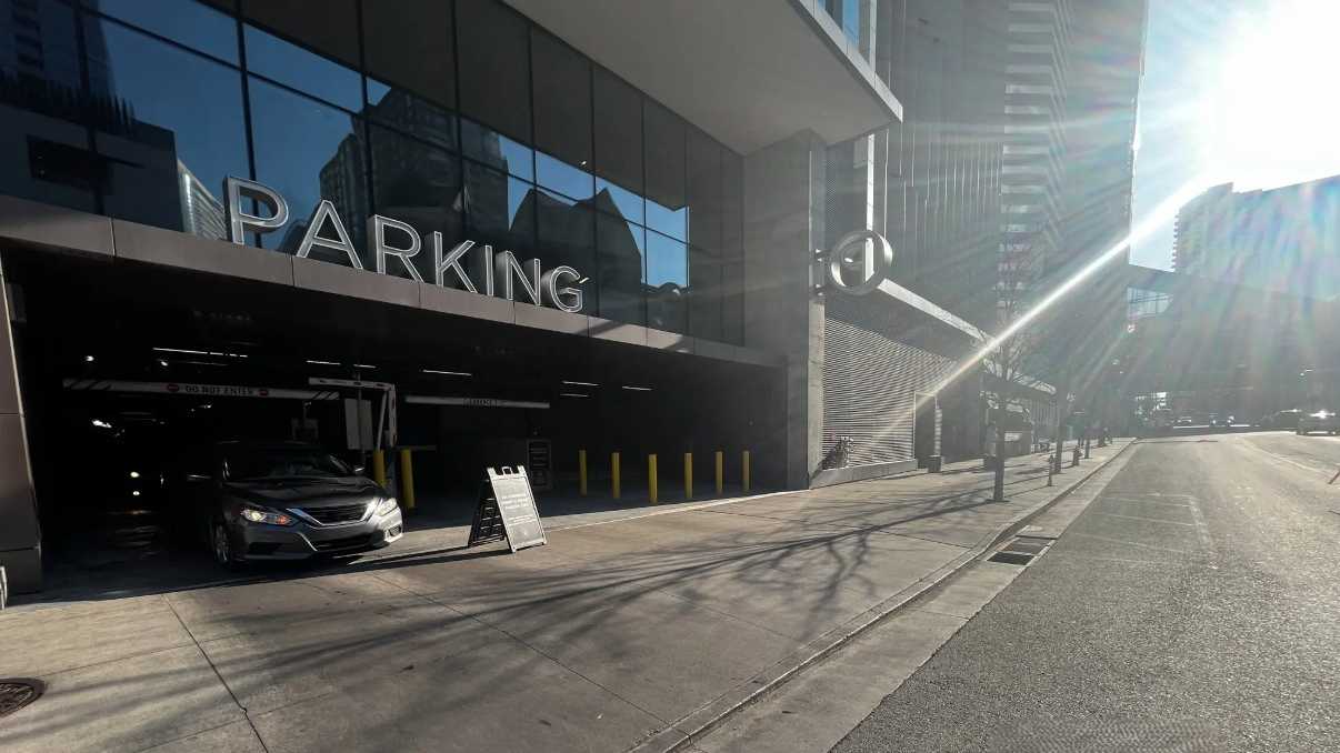 5TH AND BROADWAY OFFICE BNA Airport Parking
