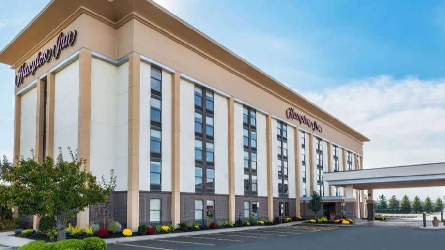 Hampton Inn & Suites BUF Airport Parking