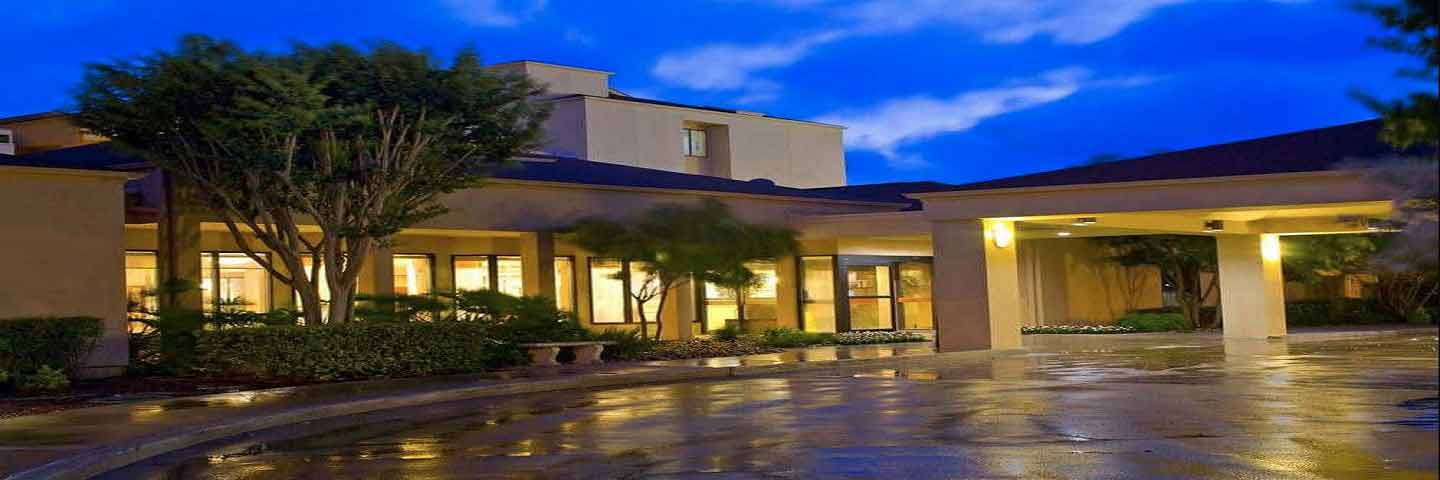 Courtyard by Marriott San Antonio (SAT) Airport Parking