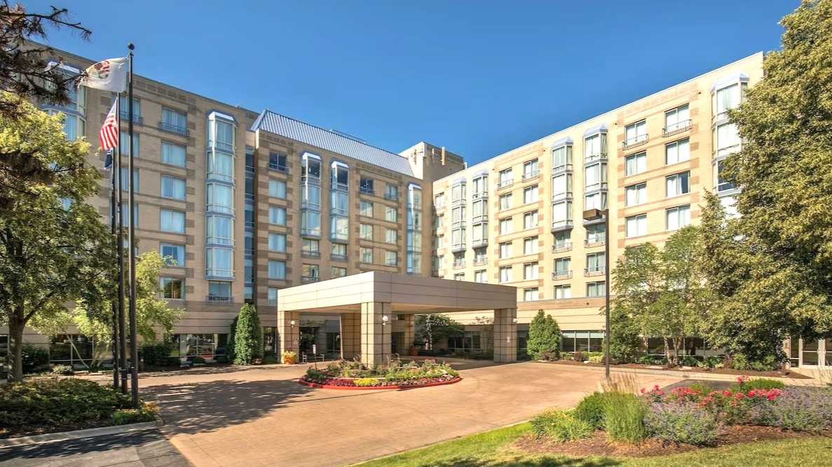 Sheraton Suites Chicago Elk Grove OHare Airport Parking (No Shuttle)