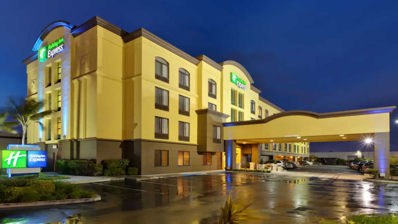 Holiday Inn Express SFO North Airport Parking