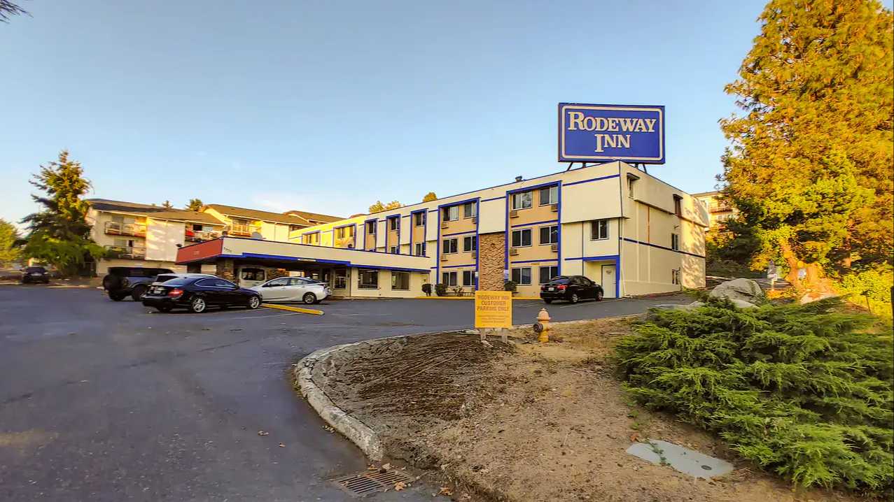 Rodeway Inn SEA Airport Parking
