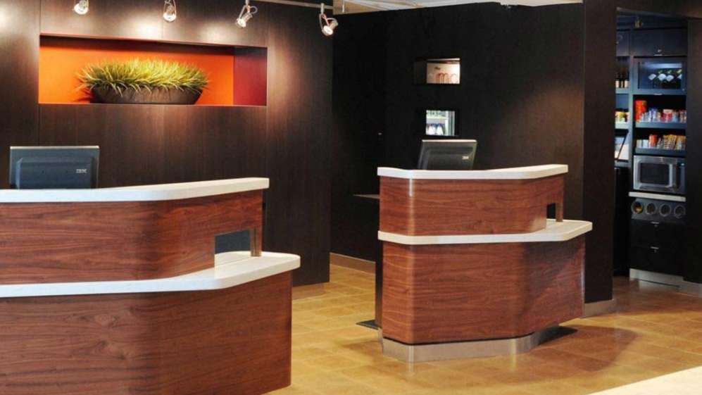 Courtyard by Marriott San Antonio (SAT) Airport Parking