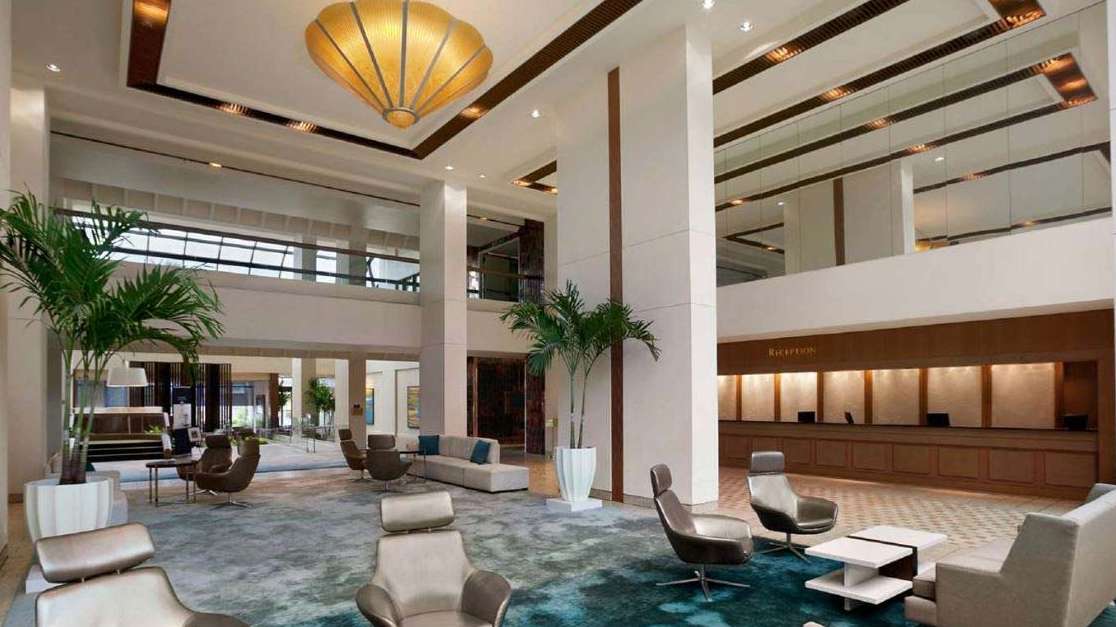 Hilton Hotel Blue Lagoon MIAMI Airport Parking Exclusive DEAL