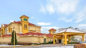 La Quinta Inn Suites SLC Airport Parking