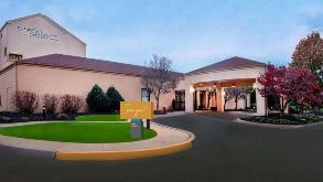 Sonesta Select ILG Airport Parking