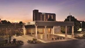 Radisson Hotel North SDF Airport Parking